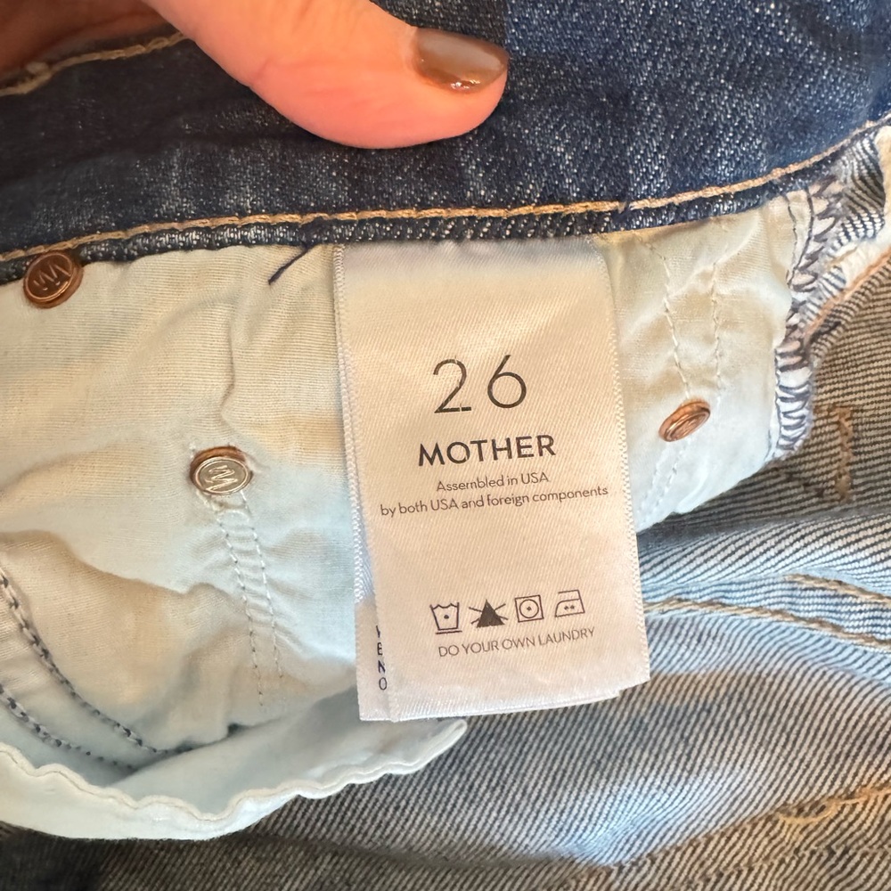 MOTHER Superior The Insider Crop Step Fray Jeans in Bad Reputation - Picture 5 of 5